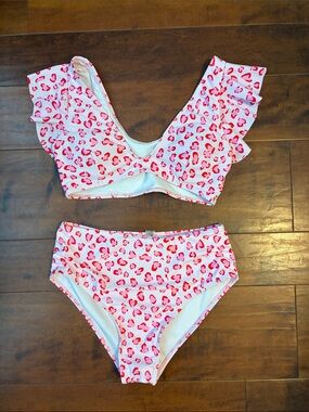 Cute bikini with ruffle detail